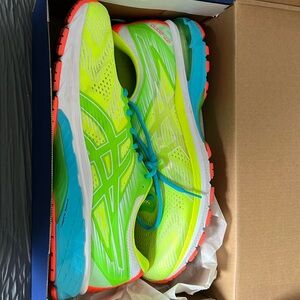 Lightly worn asics gt-2000 8